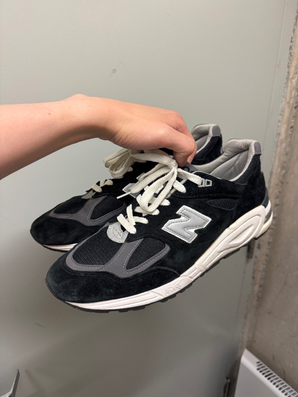 New Balance 990 V2